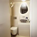 Luxury Canal In The Location Of !!! Apartment