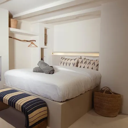 Luxury Canal In The Location Of !!!